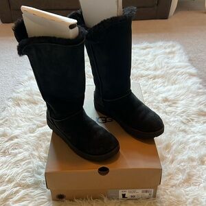 UGG Classic Tall black boots, US Women’s 10